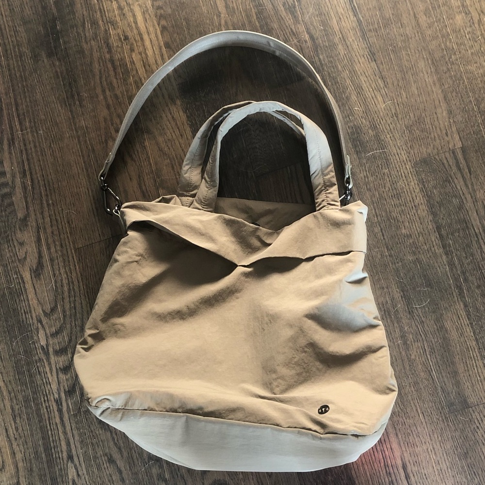 Large on my level lululemon bag color highlander